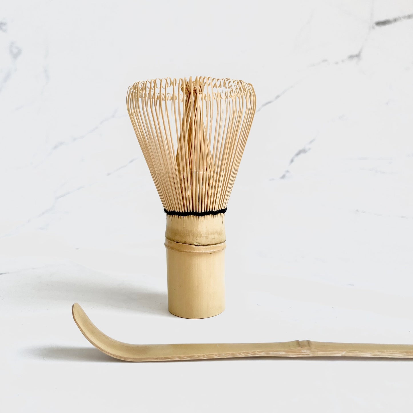 Whisk o Chasen de Bambú, cucharón japonés chashaku para la preparación del Té Matcha MATCHA 会 KAI